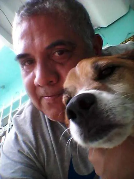 Cachorro ra a vira lata idade 6 ou mais anos nome Ana Carolina