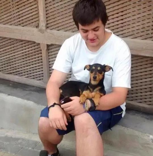 Cachorro ra a vira lata idade 1 ano nome Tata