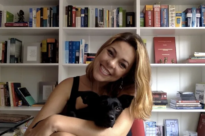 Cachorro ra a SRD idade 7 a 11 meses nome Alex