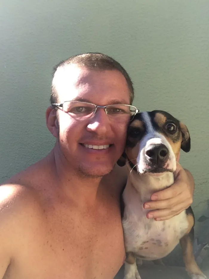 Cachorro ra a Vira Lata idade 4 anos nome Espirro