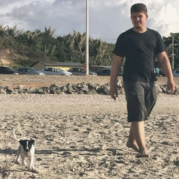 Cachorro raça  idade 2 a 6 meses nome Bolinha 