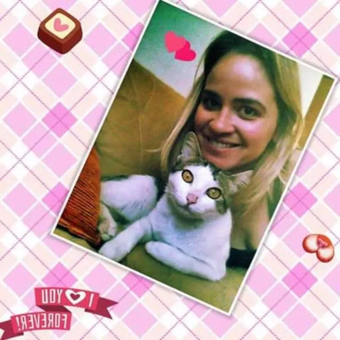 Gato ra a outros idade 2 anos nome Nina