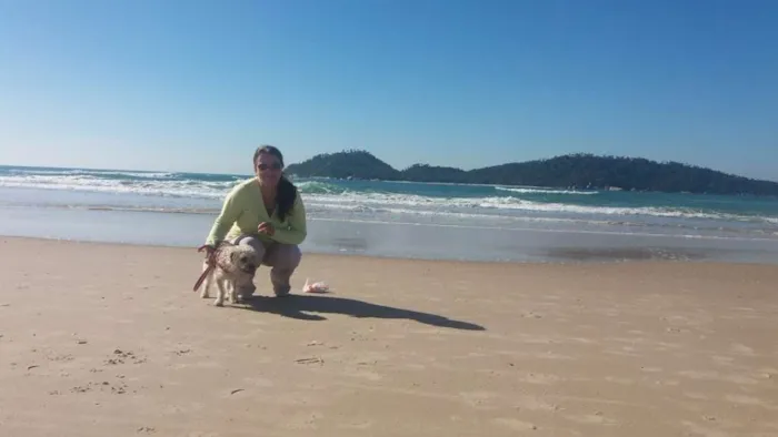 Cachorro ra a  idade 3 anos nome PETEKA