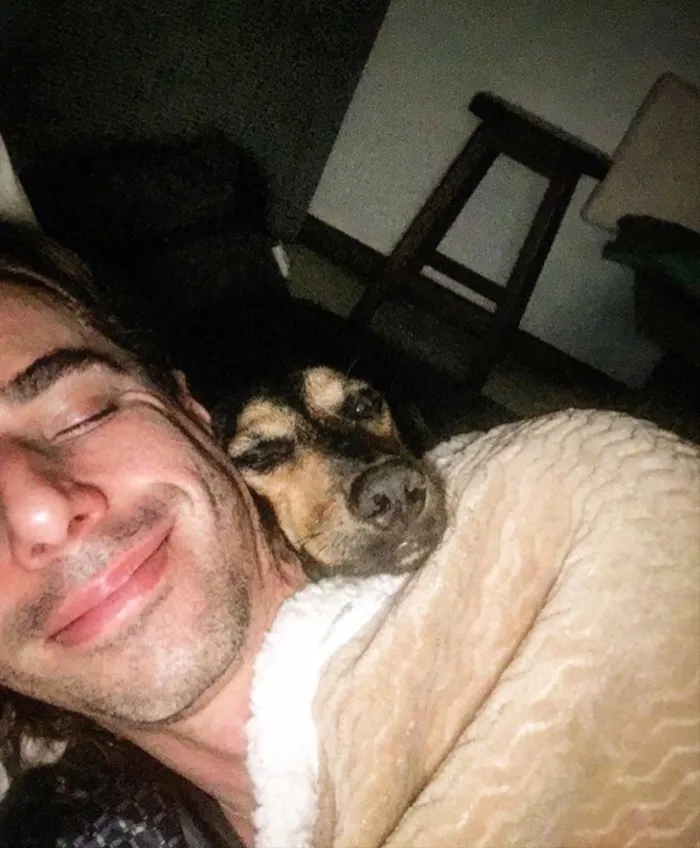 Cachorro raça Várias raças misturadas idade 1 ano nome Flor