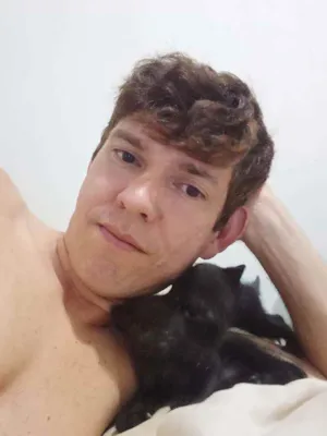 Gato raça Vira lata idade Abaixo de 2 meses nome Pitoco e tampinha