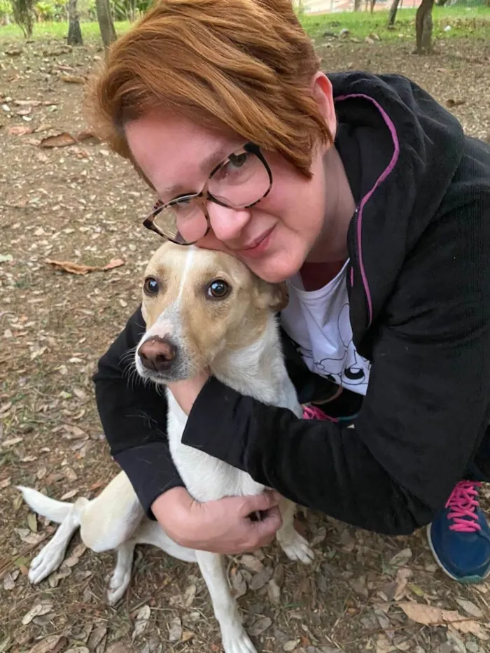 Cachorro ra a SRD idade 2 anos nome Senhorita e menino