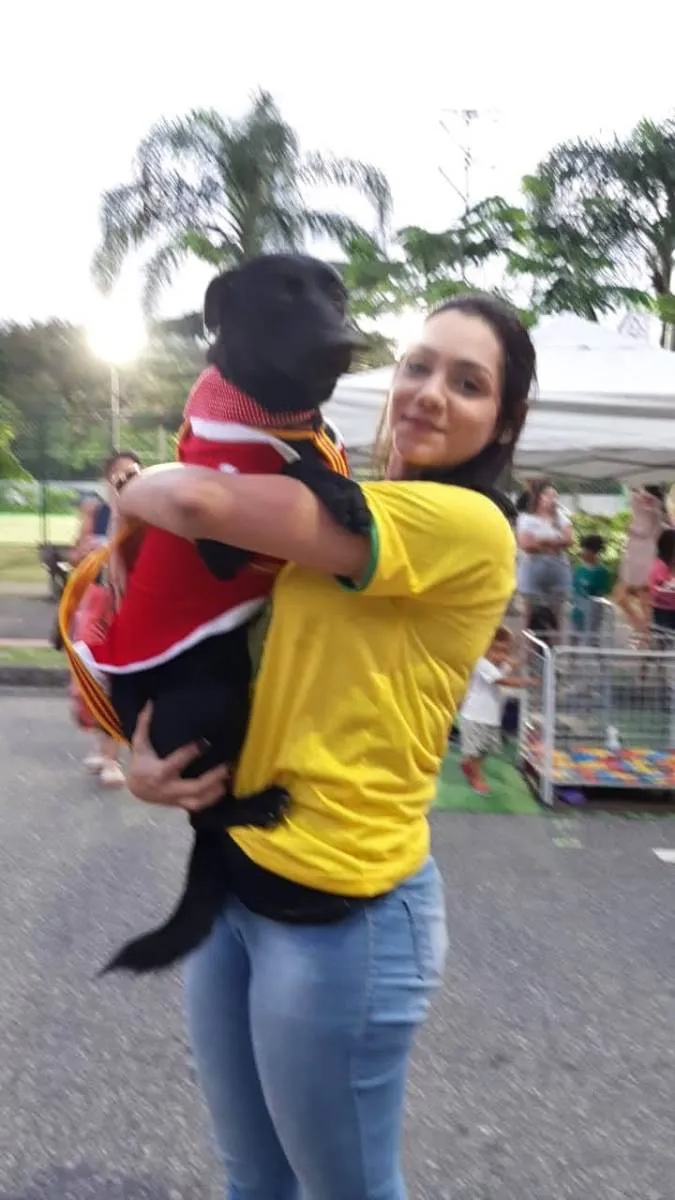 Cachorro ra a SRD-ViraLata idade 1 ano nome Tina