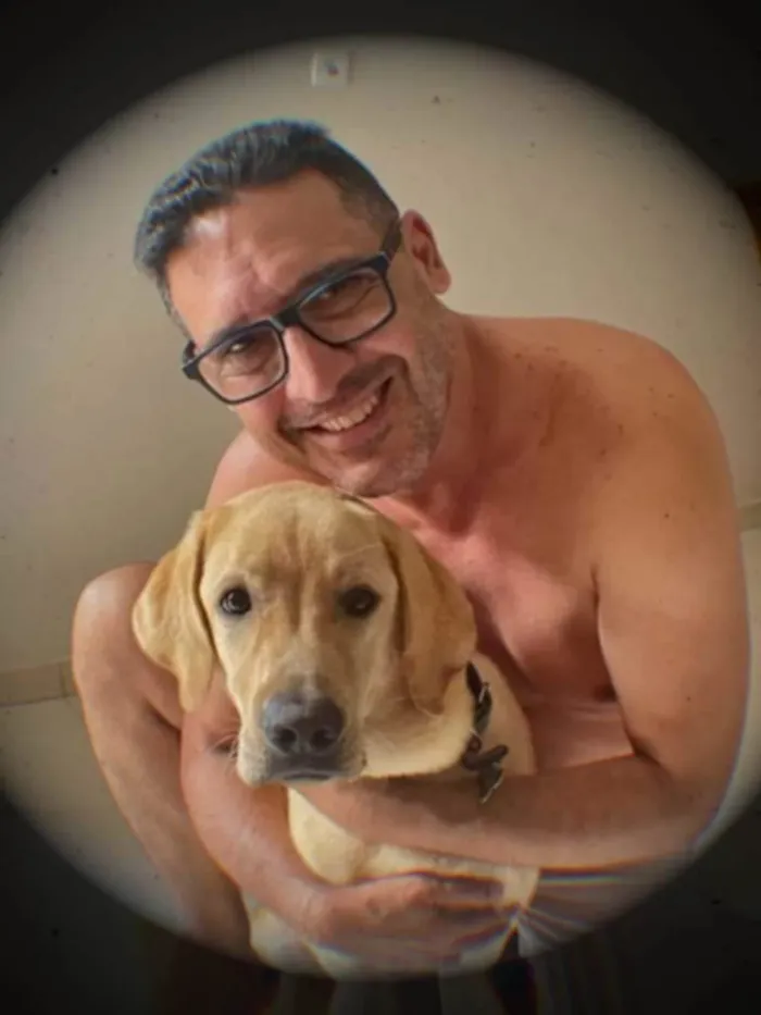 Cachorro ra a Labrador  idade 2 anos nome Zeus