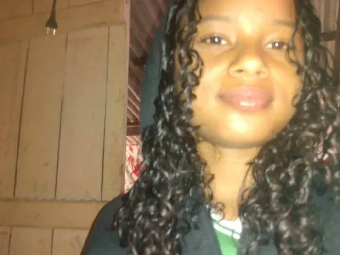 Cachorro ra a SRD-ViraLata idade 2 a 6 meses nome Giovana Almeida dias 