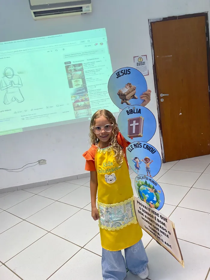 Gato raça SRD-ViraLata idade 2 a 6 meses nome 2 gatas  e 1 gato 