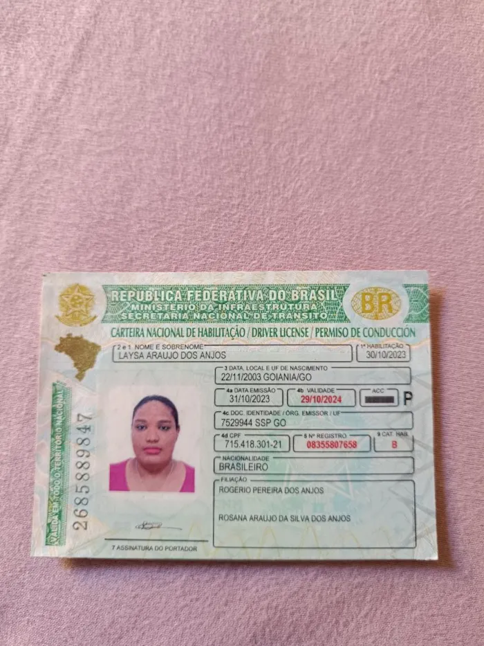 Cachorro raça SRD-ViraLata idade 4 anos nome pitucha ( branca)
