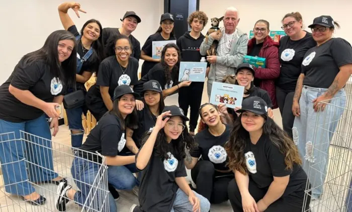 ONG Patre celebra o sucesso de sua feira de adoção de animais no Shopping Taboão, com nove animais encontrando novos lares e grande apoio da comunidade.