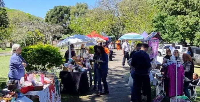 Feira Livre e Feira de Adoção de Pets nesta quarta-feira no Cepe Canoas. Adote um amigo, encontre artesanato, delícias e produtos variados.