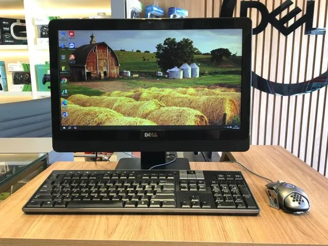 Participe da Feira de Animais Domésticos em Patos de Minas no dia 08/11. Adote um pet, traga alegria para uma criança e aprenda sobre direitos dos animais.