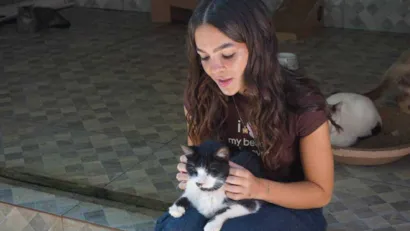 Mel Maia Faz Apelo Emocionante pela Adoção de Animais na ONG Paraíso dos Focinhos