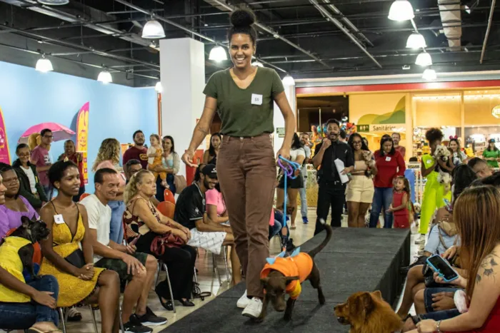 Participe do concurso 'Tal Mãe, Tal Pet' no Monte Carmo Shopping, com feira de adoção e atividades para tutores e pets, dia 23 de maio.