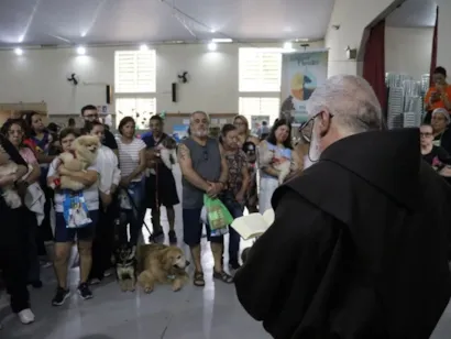 Evento de adoção de animais em Sorocaba acontece em 3 de outubro, das 8h às 13h, com bênção, palestras e orientação veterinária.